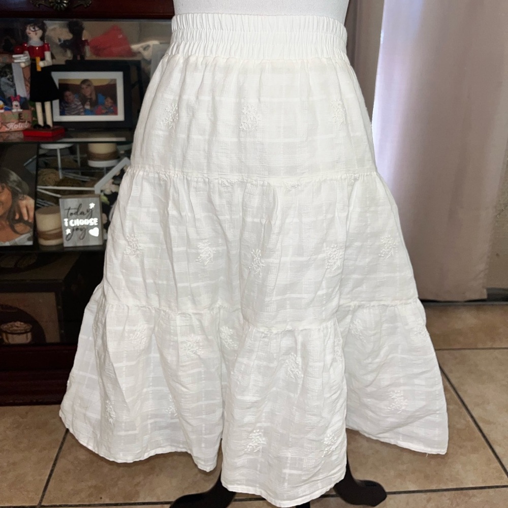 Cat and Jack medium child white long skirt